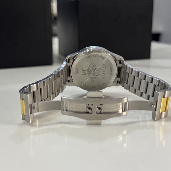 Gucci Quartz b timeless watch - Picture 8 of 11